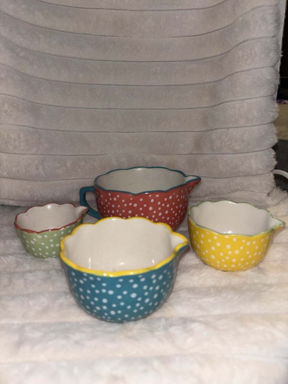The Pioneer Woman Flea Market Ceramic Polka Dot Nesting 4pc Measuring Cups